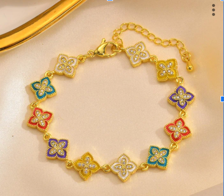 Four Leaf Flower Inlaid Bracelet
